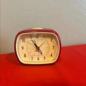 Kikkerland Red and Cream Retro Desktop Clock Style Vintage